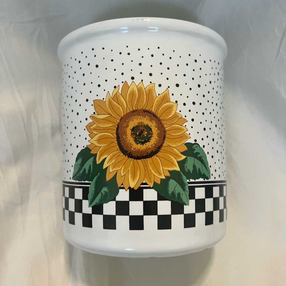 Sunflower and black and white checkered ceramic container *no lid*
